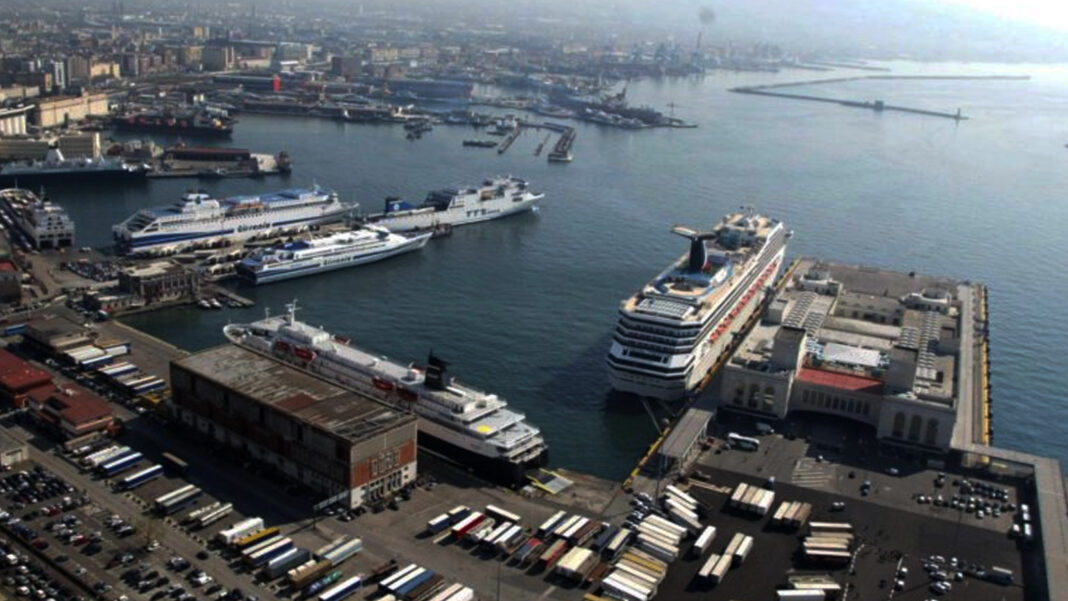 Porto di Napoli - Sestante.tv