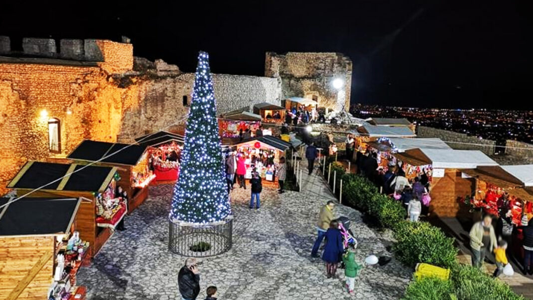 Il Bianco Natale prende vita al Castello di Lettere _ Sestante.tv