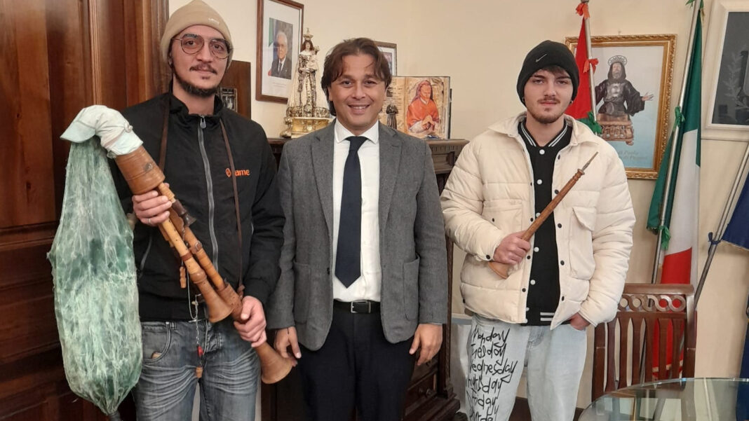 Terrore e falso allarme nell’agro: la lezione degli zampognari di Pagani - Sestante.tv