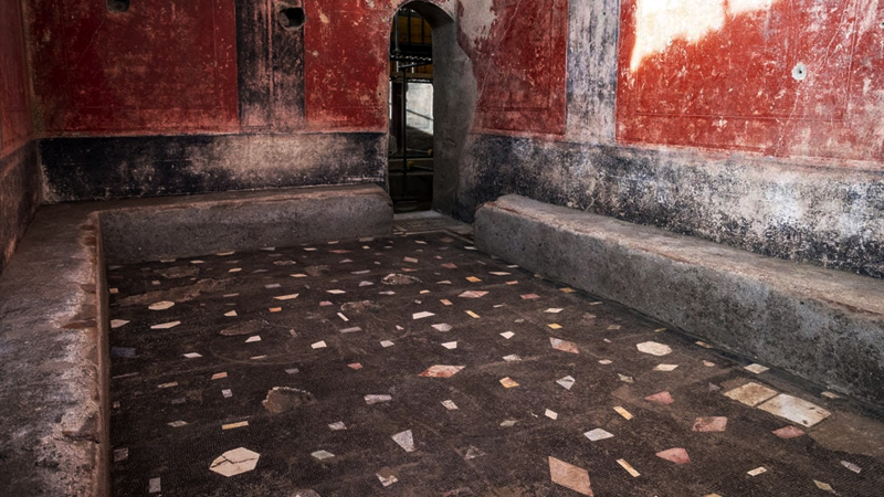 Pompei, scoperta domus con terme e banchetti _ fotoweb