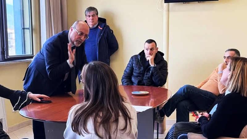 Angri, polemica parcheggio alla scuola Smaldone