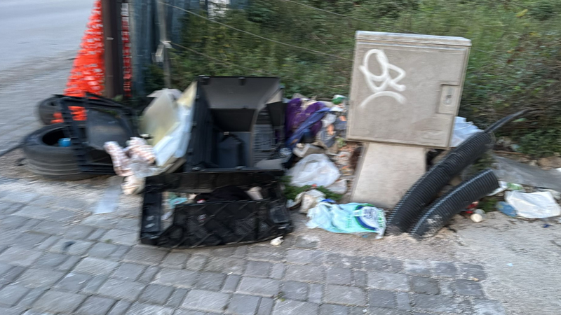 Angri. Strade invase dai rifiuti. E' Allarme ambientale _ sestante.tv