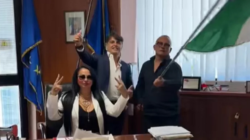 Campania. De Crescenzo TikTok in Consiglio regionale