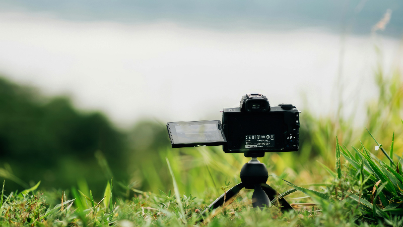 Giornalismo multitasking - Foto di Taweesak Jang su Unsplash