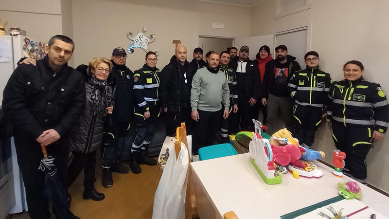 Angri. Epifania con doni di giocattoli a bambini e famiglie