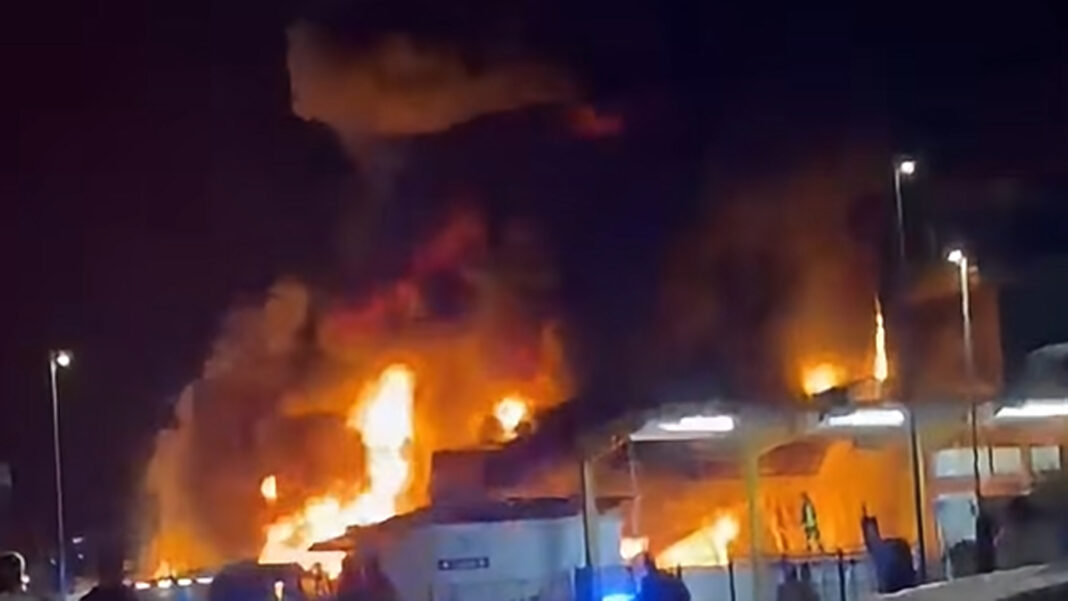 Sarno. Incendio nell'area industriale - sestante.tv