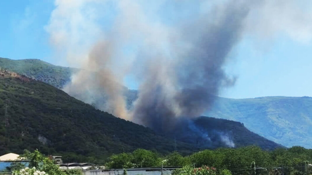 Sarno. Incendio a Foce. Foto Francesco Servino da Facebook